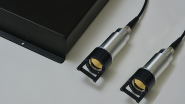 Model UT 200 and Model UI 210 both use two measuring heads for noncontact thickness or OD measurement and noncontact internal measurement