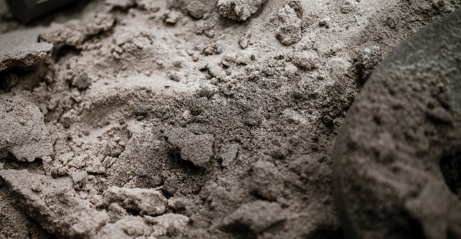 An ideal treatment process for spent green-sand should reclaim active clay and carbon, using a water-based process, with no chemicals or unusual by-products, and resulting in a clay slurry that has excellent performance characteristics.