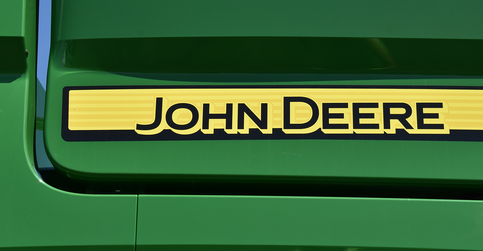 John Deere, Hitachi End Manufacturing Joint Venture Deere and Co