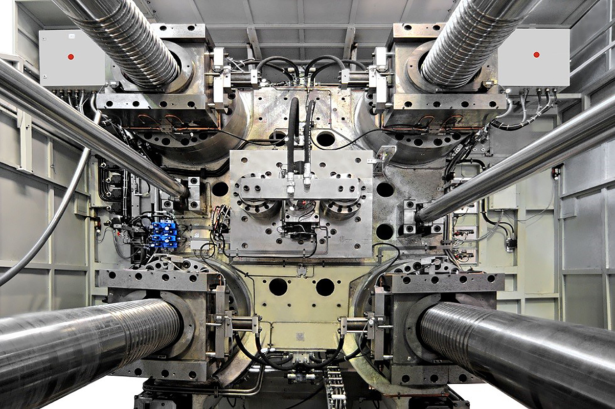 The IPG TF (toggle-free) high-pressure diecasting process is flexible thanks to four independent screws that make it possible to offset any geometric imperfections and thermal expansion in the die as product and process conditions change.