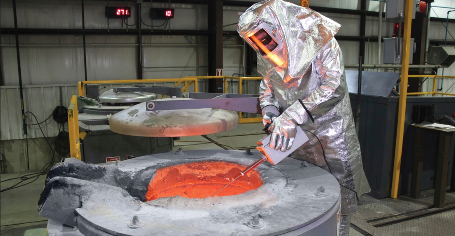 Always use a hand-held GLD probe test device to ensure ground probe wires are in contact with the metal bath.