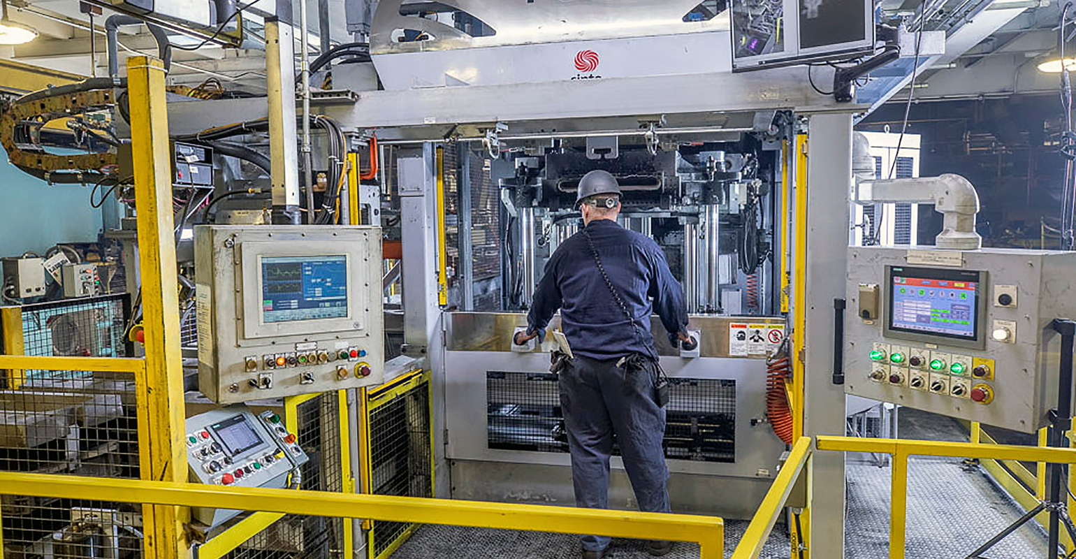 A Sinto America FBO flaskless molding machine for horizontally parted molds installed at Waupaca Foundry Plant 1, Waupaca, WI.