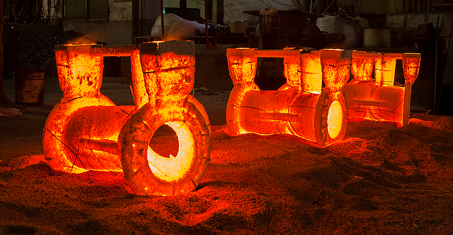 Iron/steel pipe castings at Horizon Metals.