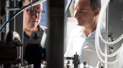 A well-trained team of operators who understand how the cleaning system works and how, for example, bath treatment measures or regular maintenance work on the cleaning system are carried out, is critical to maintaining a reliable, efficient and sustainable cleaning processes.