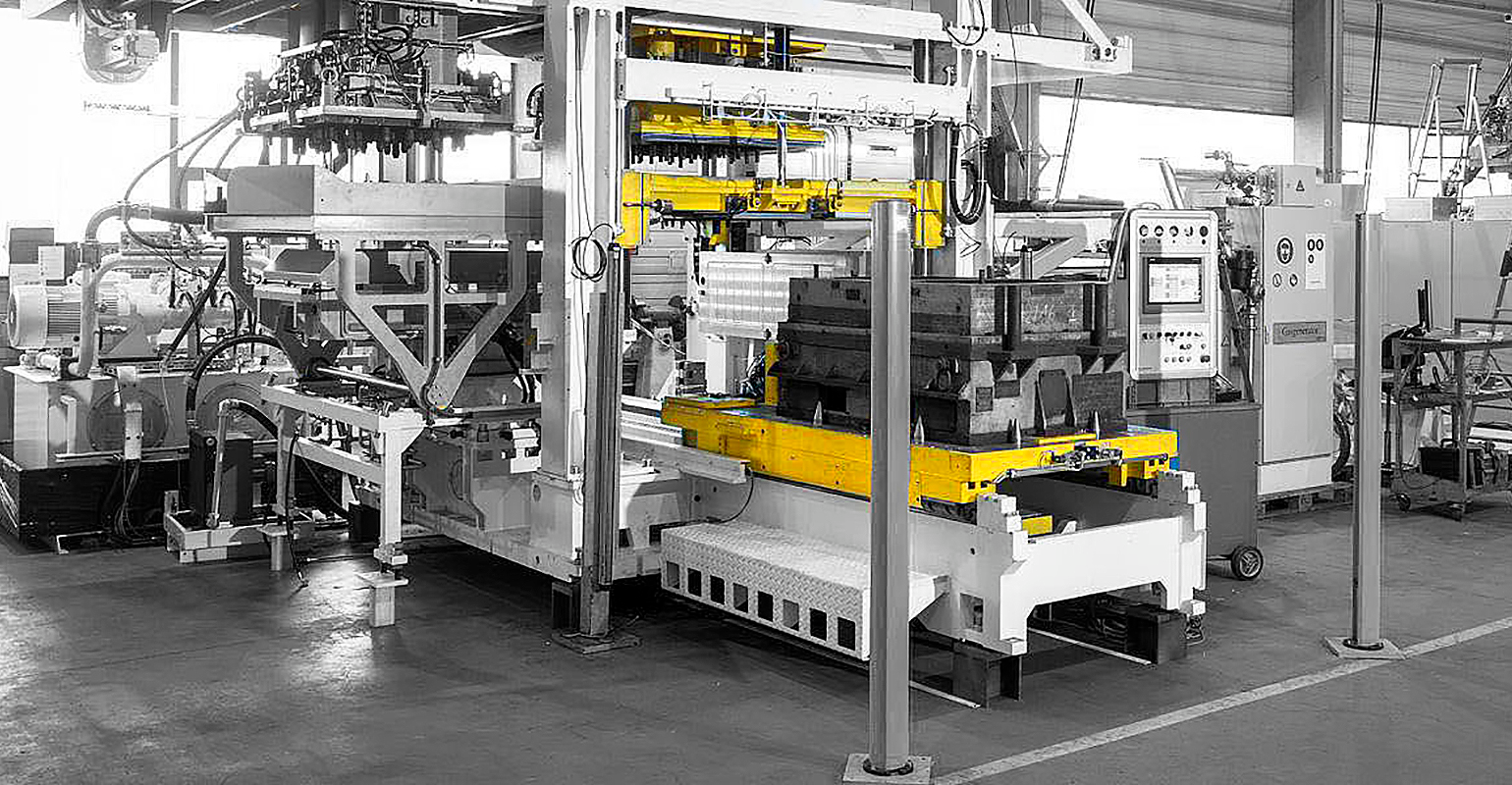 Users of the Laempe Digital Cockpit (LDC) can track production reports, availability, monitoring, shift book, mixer data, and cycle monitoring. By permanently analyzing the plant data, it is possible to calculate the overall equipment effectiveness (OEE.)