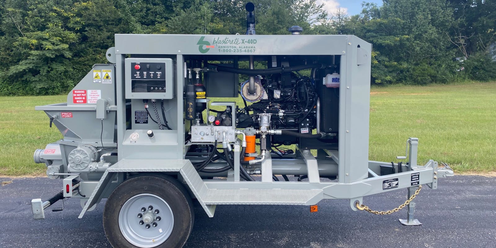 The X-40D incorporates a unique PULSAR piston pump from Mecbo to deliver high volume in a compact design.