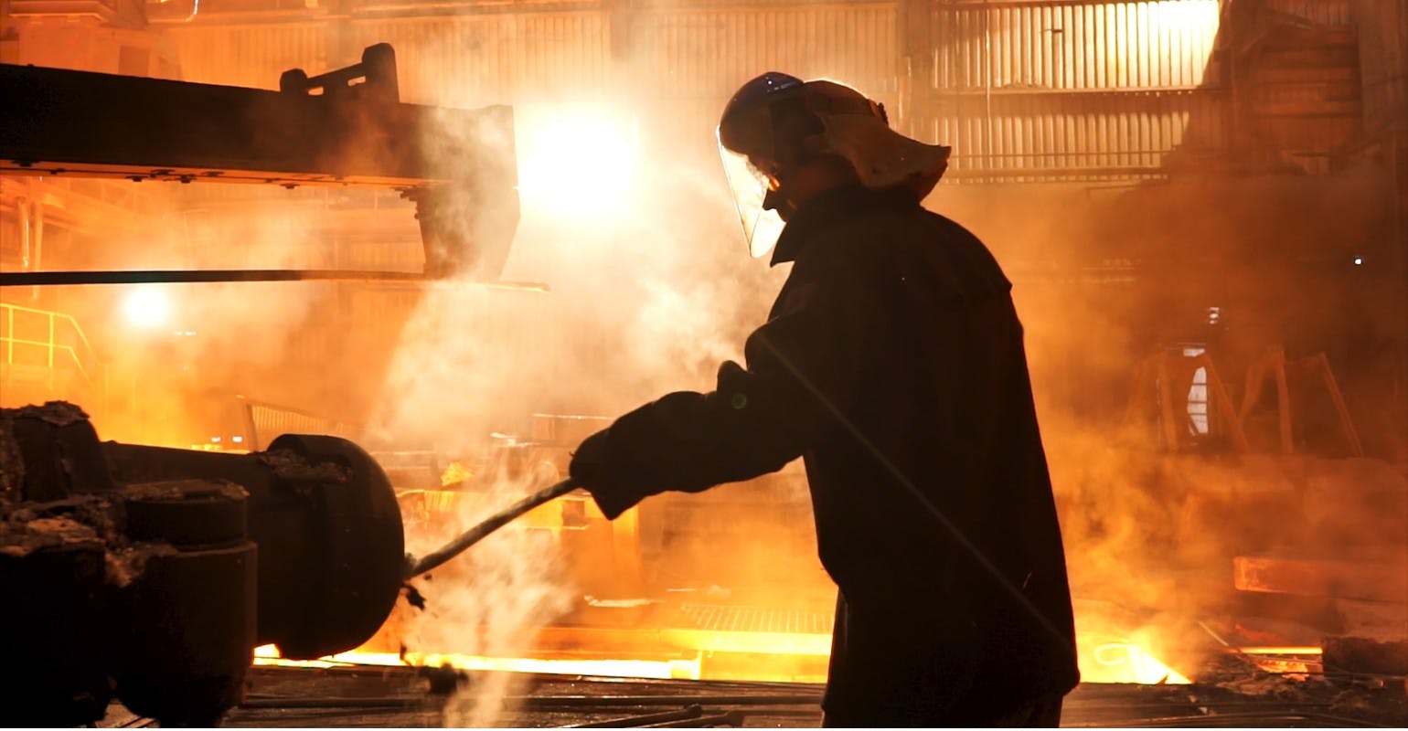 Iron oxide-based spinels cause inductor-loop clogging and slag build-up, but deoxidation clears the molten iron of free-oxygen atoms and oxide molecules &ndash; so the EF is &ldquo;self-cleaned.&rdquo;