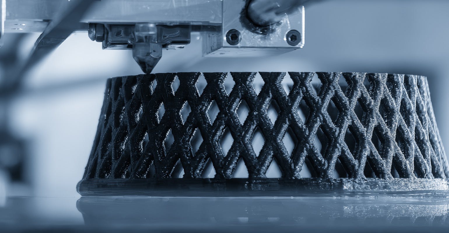 Close up additive manufacturing process.