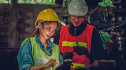 engineersinfactoryworkingwithdata179465006akesindr
