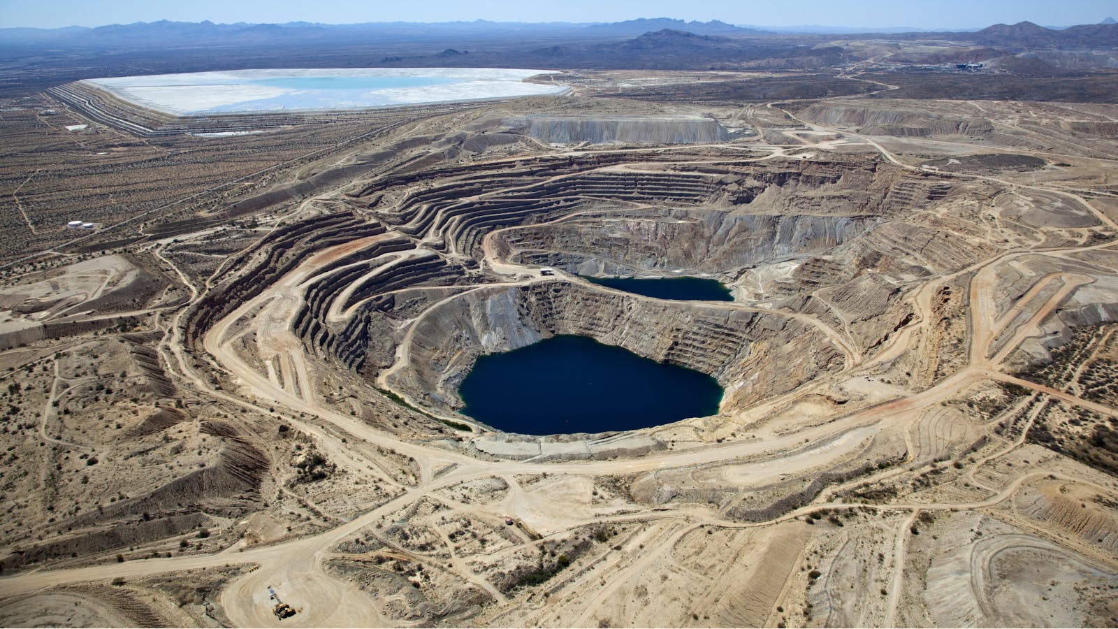 mineid_27188032timrobertsaerialdreamstime